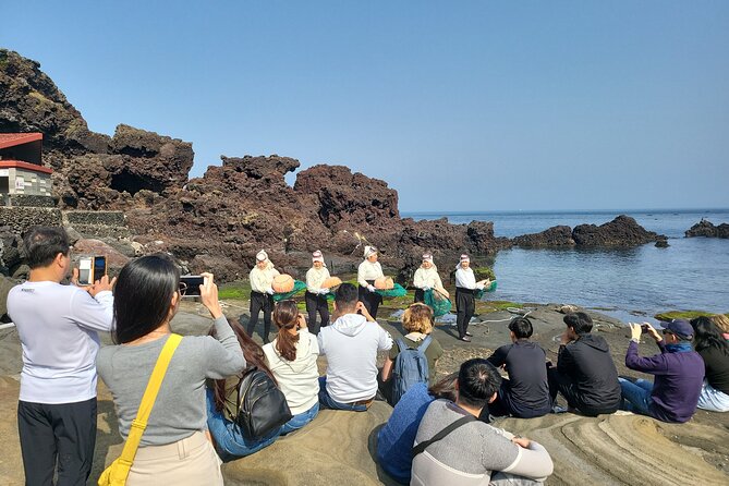 2 Day Private pictures of Nature Tour very experience taxi tour - Waterfall and cliff sequence: Jeongbang to Jusangjeolli