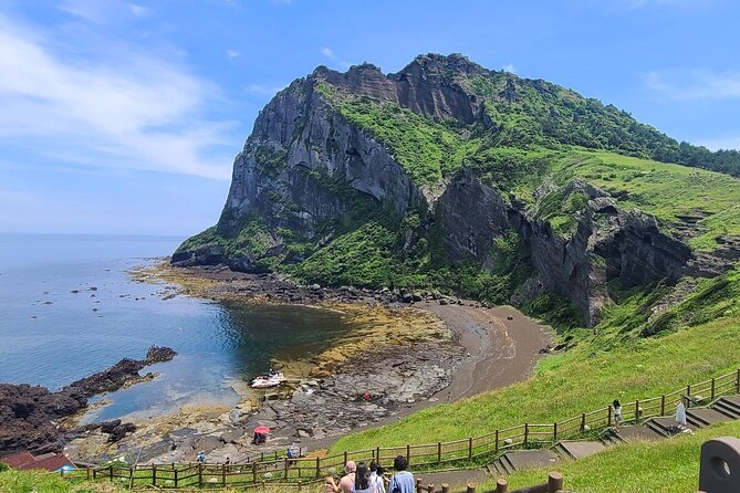 2-days Private Taxi Tour in Jeju Island - Timing, pacing, and how to get the best photos without rushing