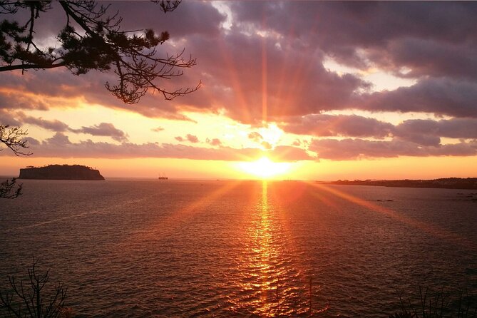 2 Days Private Taxi Tour - West and South of Jeju Island - Key highlights at a glance