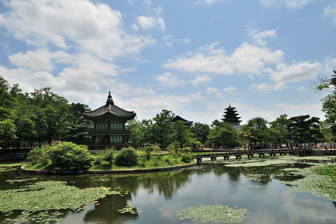4 Hours Private tour with top attractions in Seoul - Gyeongbokgung Palace in about an hour, what matters most