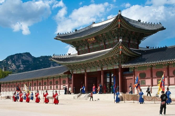 7 days Flexible Tour for Major Cities(Seoul,Busan,Gyeongju etc) - Gyeongju Days 6: tomb complexes, coin bread streets, night bridges, and one of Korea’s oldest observatories
