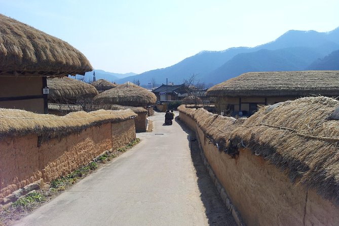 Andong Hahoe Village [UNESCO site] Premium Private Tour from Seoul - Stop 1: Andong Hahoe Folk Village, old houses by the river