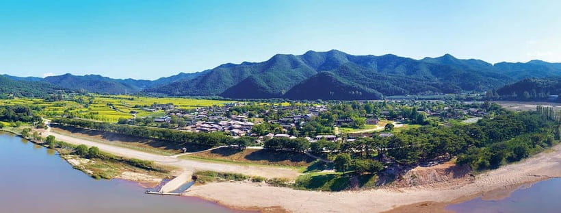 Andong: UNESCO Sites, Mask Dance, and Secret Garden & Bridge - Byeongsan Seowon and the Joseon education tradition