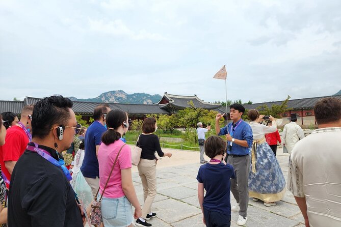 Best Seoul City Tour (Gyeongbokgung Palace,Insadong,Namsan Tower) - Insadong and Kwangjang Market: Souvenirs Plus Real Food Atmosphere