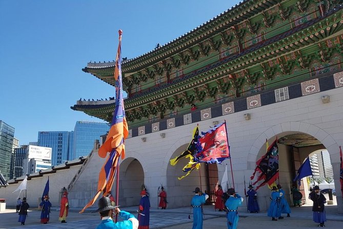 Best Walking Tour to Gyeongbok Palace Bukchon Hanok Village - Why This Gyeongbokgung to Bukchon Walk Hits the Sweet Spot