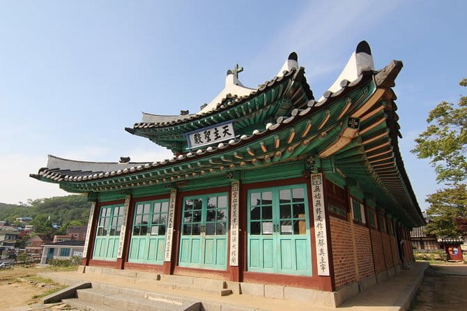 Buam dong Walking Tour Art, History and Parasite in Seoul - A Parasite filming location, without turning the whole tour into a movie recap