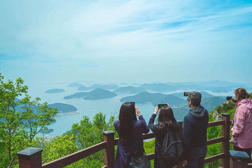 Busan: Geoje Coastal Escape, Sea Breeze, Oedo Botania Island - Maemiseong Castle: A Short Stop With Photo Value