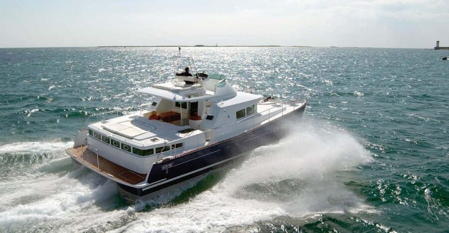 Busan: Group Sightseeing Yacht Cruise with Snacks and Drinks - Should you book this Busan yacht cruise?