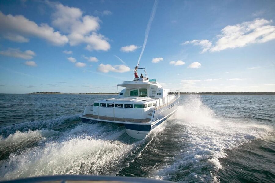 Busan: Group Sightseeing Yacht Cruise with Snacks and Drinks - Night fireworks plus English audio and staff help