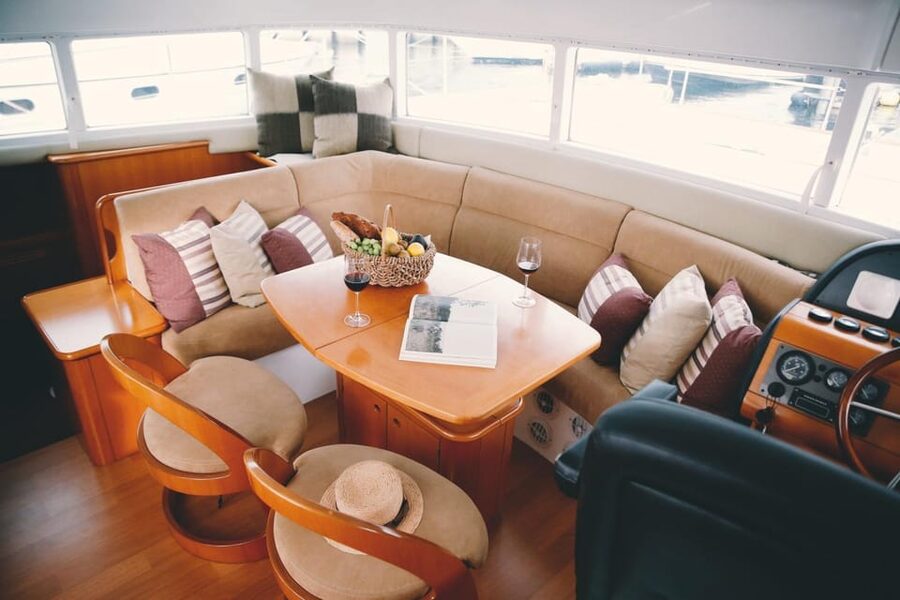 Busan: Group Sightseeing Yacht Cruise with Snacks and Drinks - Price and value: why $17 can make sense in Busan