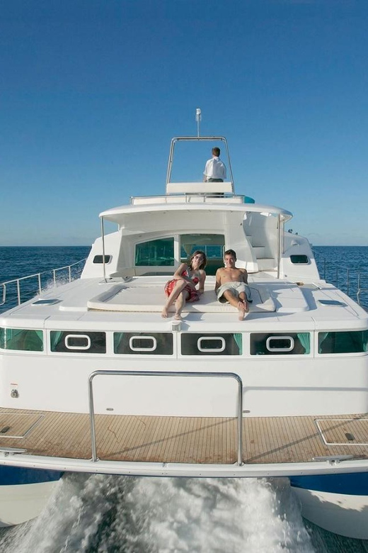Busan: Group Sightseeing Yacht Cruise with Snacks and Drinks - Practical tips to make your cruise smoother (and better photos)