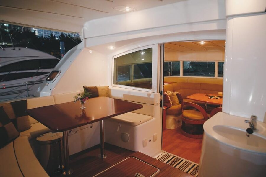 Busan: Group Sightseeing Yacht Cruise with Snacks and Drinks - How the 50-minute Busan yacht route works, from bridge views to the Suyeong River