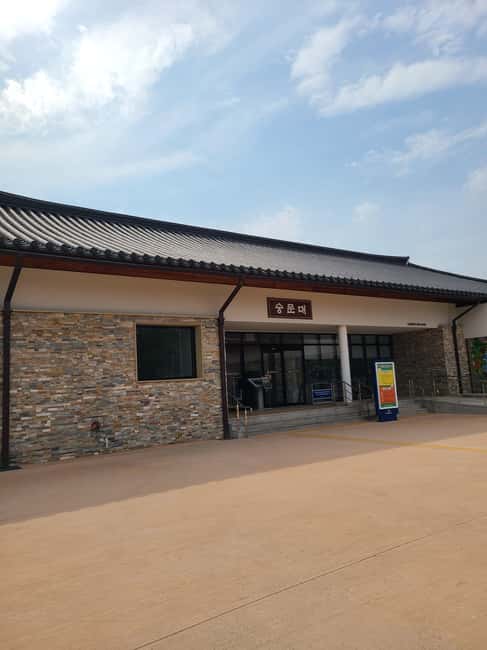 Busan: Gyeongju UNESCO Legacy Tour with National Museum - Donggung Palace and Wolji Pond: Short Visit, Big Photo Potential