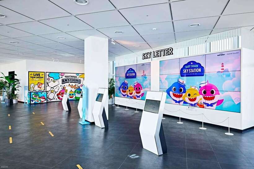 Busan: Haeundae LCT Tower 'X the Sky' Entry Ticket - The Sky Garden: where you get that step-out photo feeling