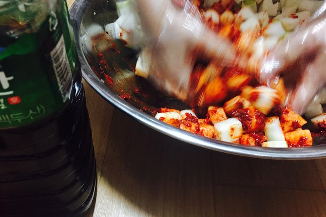 Busan Kkakdugi(Korean radish Kimchi) class with various options - Practical tips so your kkakdugi turns out right