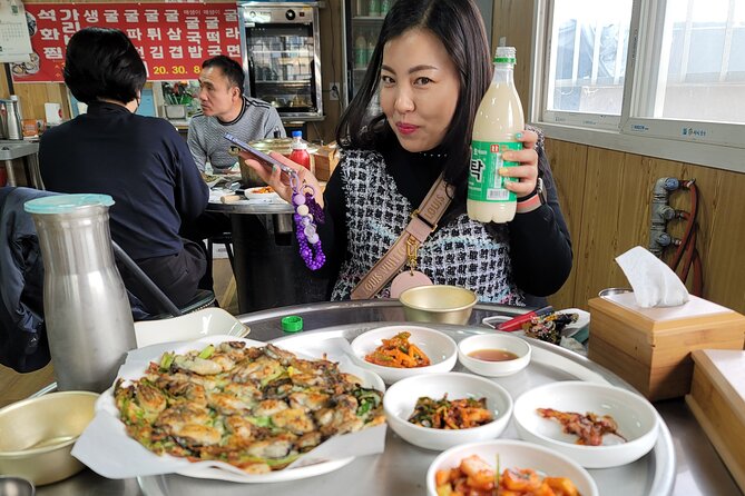 Busan Seafood Tour : Oyster village Tour with Oyster cuisines - Morning logistics: meeting at Hadan and getting to the island village
