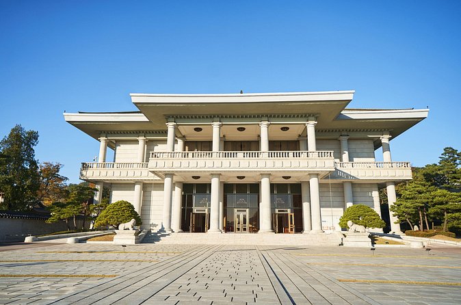 (Closed) Korea’s White House Walking Tour Blue House - Why the Guide Makes This Tour Feel Worth It