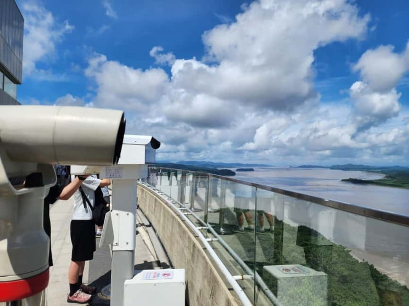 Closest Observatory to DMZ: North Korea View(Starbucks Tour) - From 1978 to Jogang Observatory: What You Are Looking At