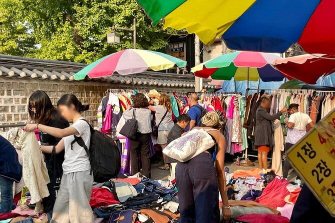 Contemporary & Retro Seoul Private Tour with Local Food Tasting - The 1960s toy and character street: souvenirs with a story