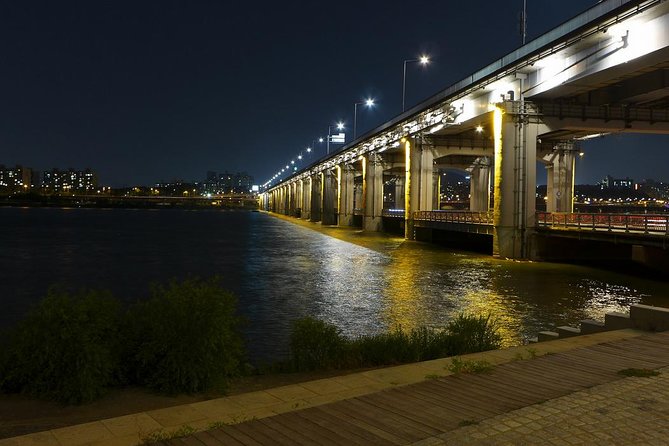 Custom Tour: Best Night View of Seoul - Cheonggyecheon Stream After Dark, Free and Easy to Enjoy