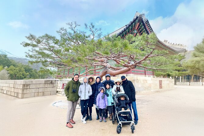 Customizable Seoul Private Tour Palaces Food and Markets - Stop 0: Blue House area drive-by and the power of context