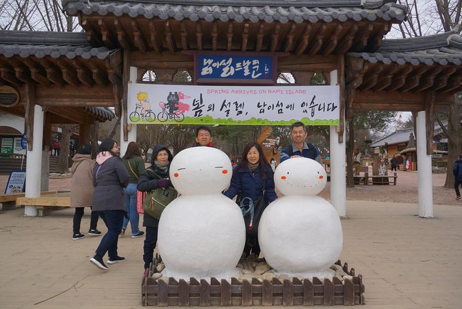 Customized Private Seoul tour: Palace, Market etc(Airport Option) - The Core Seoul Loop: Palaces, Shopping Streets, and Old Neighborhoods