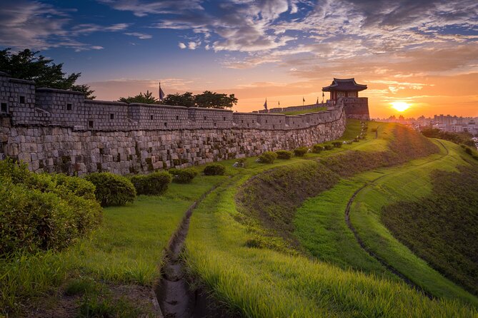 Day Trip to UNESCO: Suwon Fortress Adventure from Seoul - Hwaseong Haenggung Palace, a Temporary Palace with Real Purpose