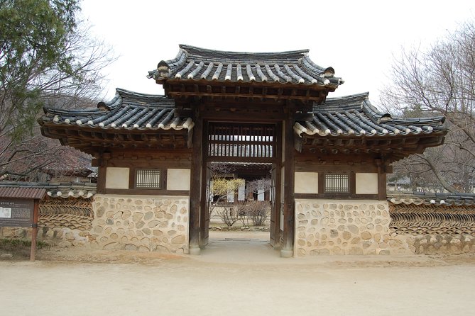 Day Trip to Yongin Daejanggeum and Korean Folk Village from Seoul - Lunch in Yongin: Included Food Beats Guessing