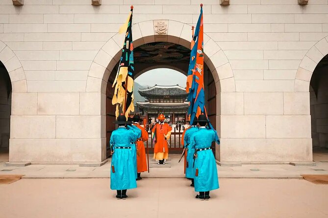 Discover Seoul: Local Life and History - Gyeongbokgung Palace: the main stage and the guard-change moment