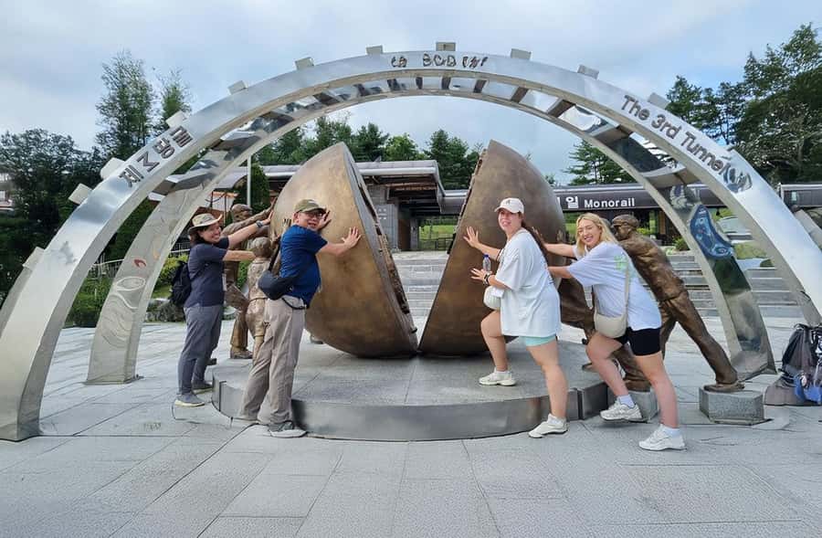 DMZTour from Seoul:3rd Tunnel,North Korea View&UNESCO Valley - A DMZ and UNESCO Geopark day trip that balances weight and wonder