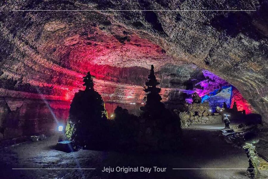 East Jeju: Day Tour with Seongsan Peak & Haenyeo Performance - Hamdeok Beach or the cherry blossom swap: your payoff stop