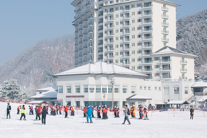 Elysian Gangchon Winter Ski + Eobi Ice Valley Day Tour fr Seoul - Getting fitted fast: rental clothing and gear logistics