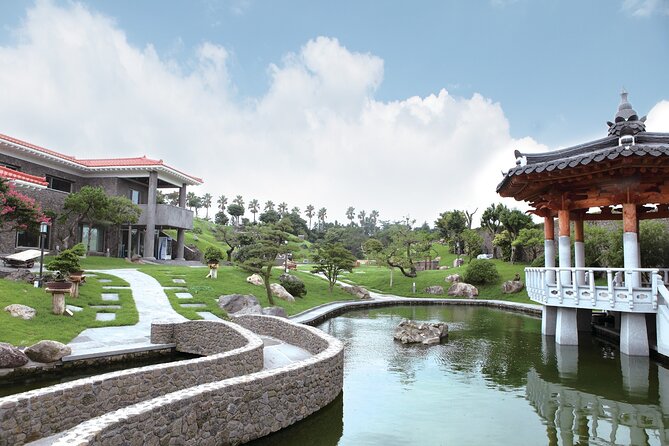 Explore Spirited Garden a Cultural Gem in Jeju - Photography and meditation tips that make the visit better