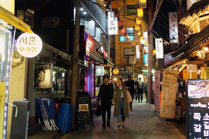 Fortress Night Hike & Snack at a Local Market - Enter the Night With Market Snacks, Not a Burger Stop