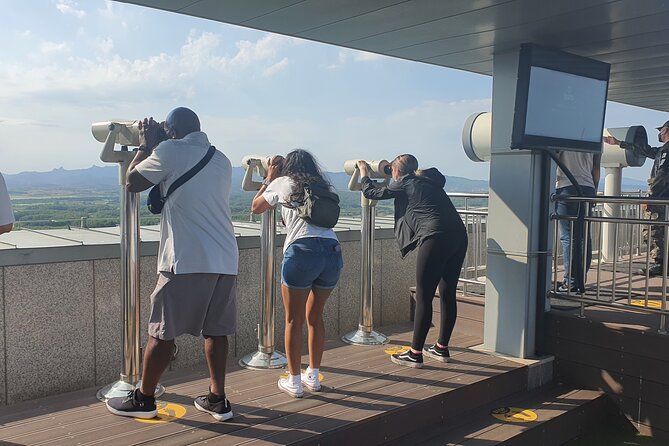 Free style private Tour(Essence of Seoul city or DMZ) - Getting picked up, then rolling through Seoul with less stress