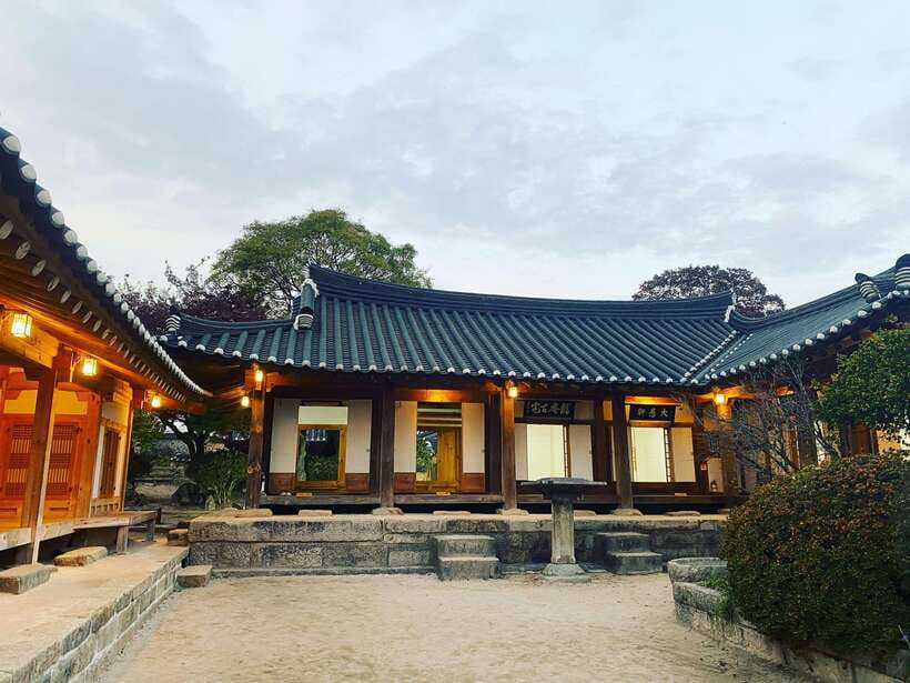 From Busan: Gyeongju Full-Day Historical Tour - Cheomseongdae Photo Stop: Small Time, Smart Science Angle