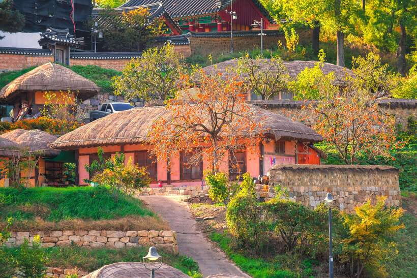 From Busan: Gyeongju UNESCO World Heritage Guided Day Tour - Why Gyeongju works as a Busan day trip