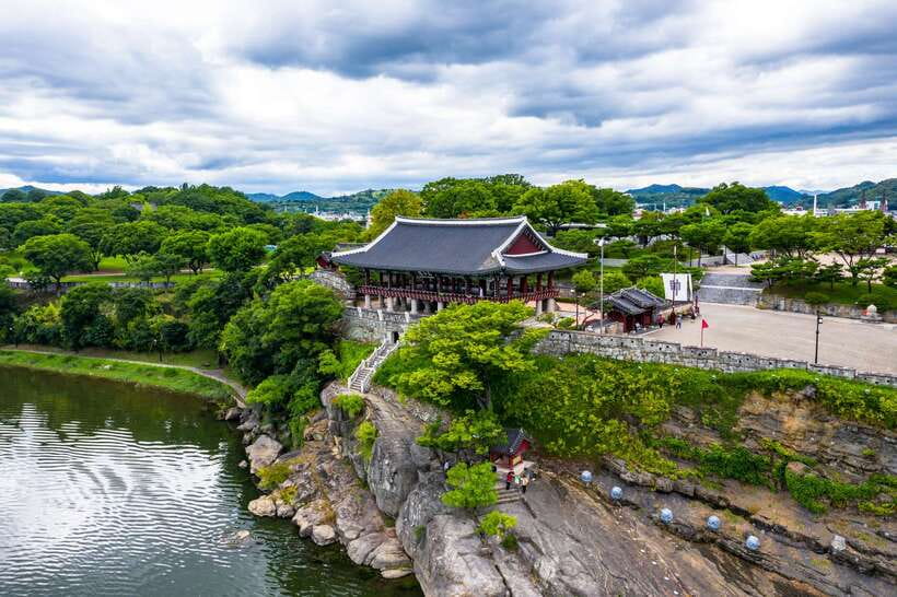 From Seoul: 5-Day Tour of Korea with UNESCO Sites - Day 4 UNESCO Gyeongju plus Andong Hahoe, with a Joseon architecture focus