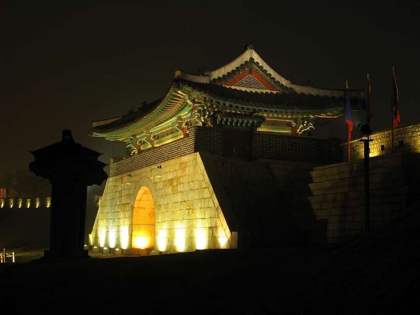From Seoul: Suwon Hwaseong Fortress Night Tour - Views and photo spots: where the night pays off