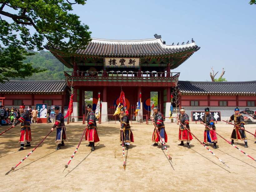 From Seoul: Suwon Hwaseong Fortress Tour - Hwaseong Haenggung Palace: the fortified royal stop you will remember