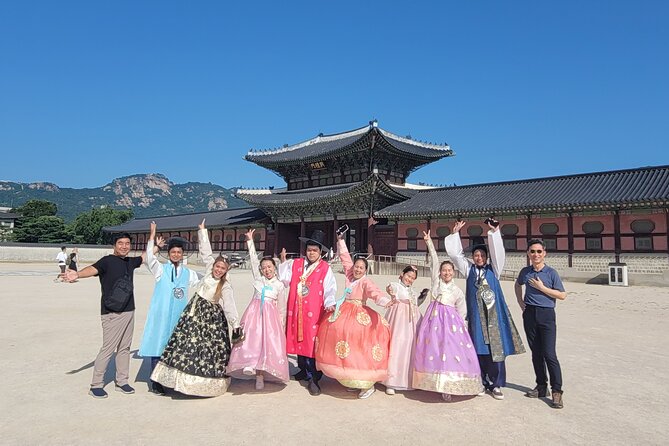 Full-day Customizable Private Seoul Highlight Tour - The Blue House stop: a short viewpoint before you go fully into Seoul