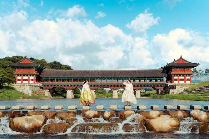 Full Day Private car tour to UNESCO Gyeongju&Yangdong village - Gyochon Traditional Village and Woljeonggyo Bridge: culture you can walk through