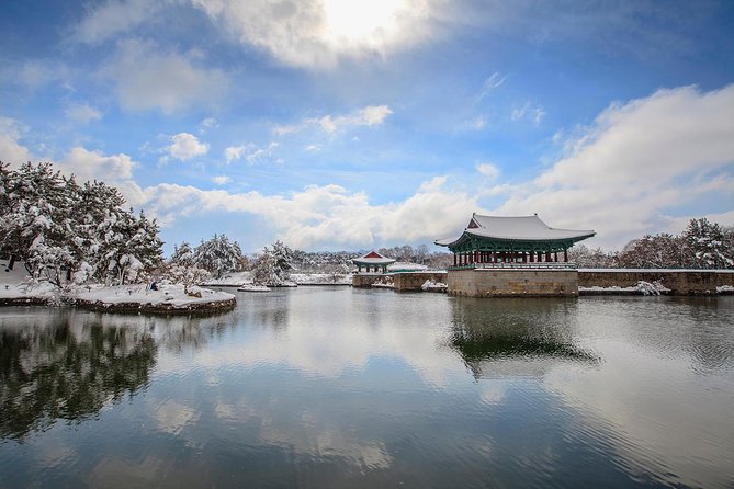 Full day Private Gyeongju UNESCO Heritage Tour : a glimpse into Silla - Gyochon Traditional Village and Gyeongju National Museum: hands-on Silla context