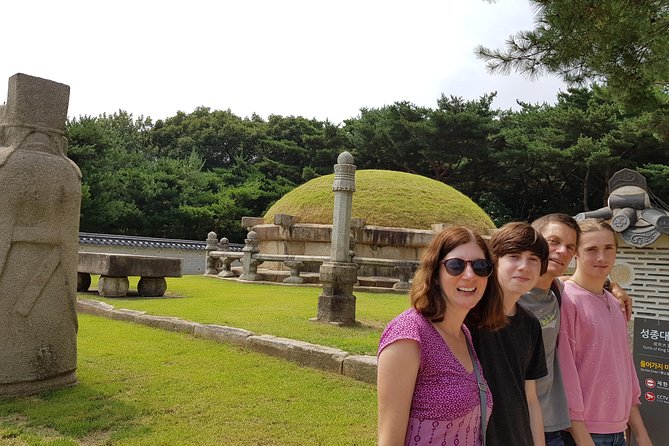 Gangnam Tour(Inc. Dinner & Drink) _ The past and present of Korea - Seolleung and Jeongneung Royal Tombs: UNESCO Meets a Nature Pause