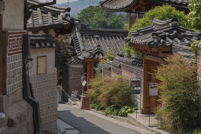 Gwanghwamun Tour l 120 minutes to Understand Local Korean Society - A fast 2-hour primer on Korean society, not just sightseeing