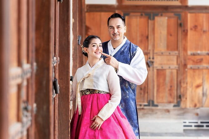Gyeongbokgung Hanbok Photoshoot - Gyeongbokgung Palace logistics that affect your results