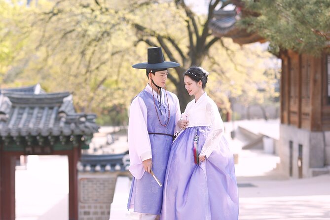 Gyeongbokgung Palace Hanbok Rental Experience in Seoul - Picking Your Look: Traditional Hanbok vs Themed Royal Styles