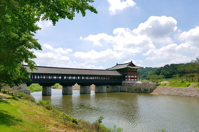 Gyeongju UNESCO World Heritage Sites and History Full-Day Tour with Lunch - Stop 1: Cheomseongdae, astronomy before the phones