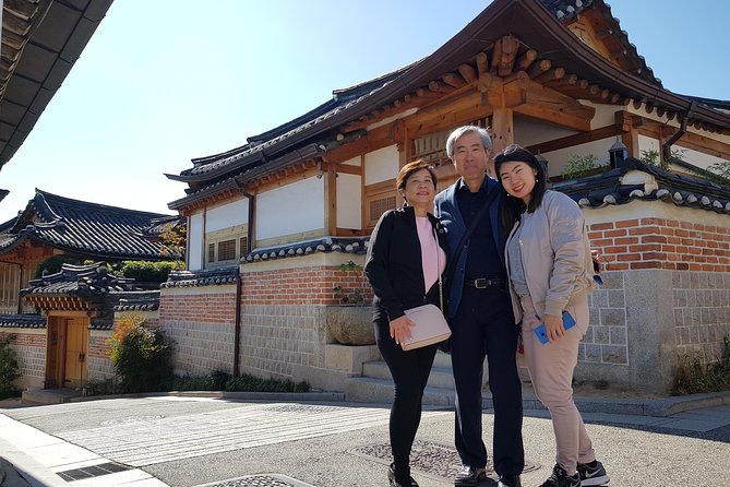 [ Half Day ] Sightseeing, Top 3 spots of Seoul !! - Quick way to hit Bukchon, Cheonggyecheon, and N Seoul Tower
