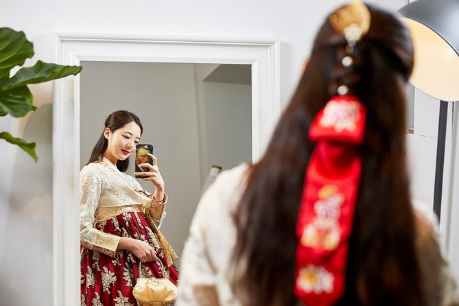 Hello Hanbok - Gyeongbokgung-palace free entry, the big value play